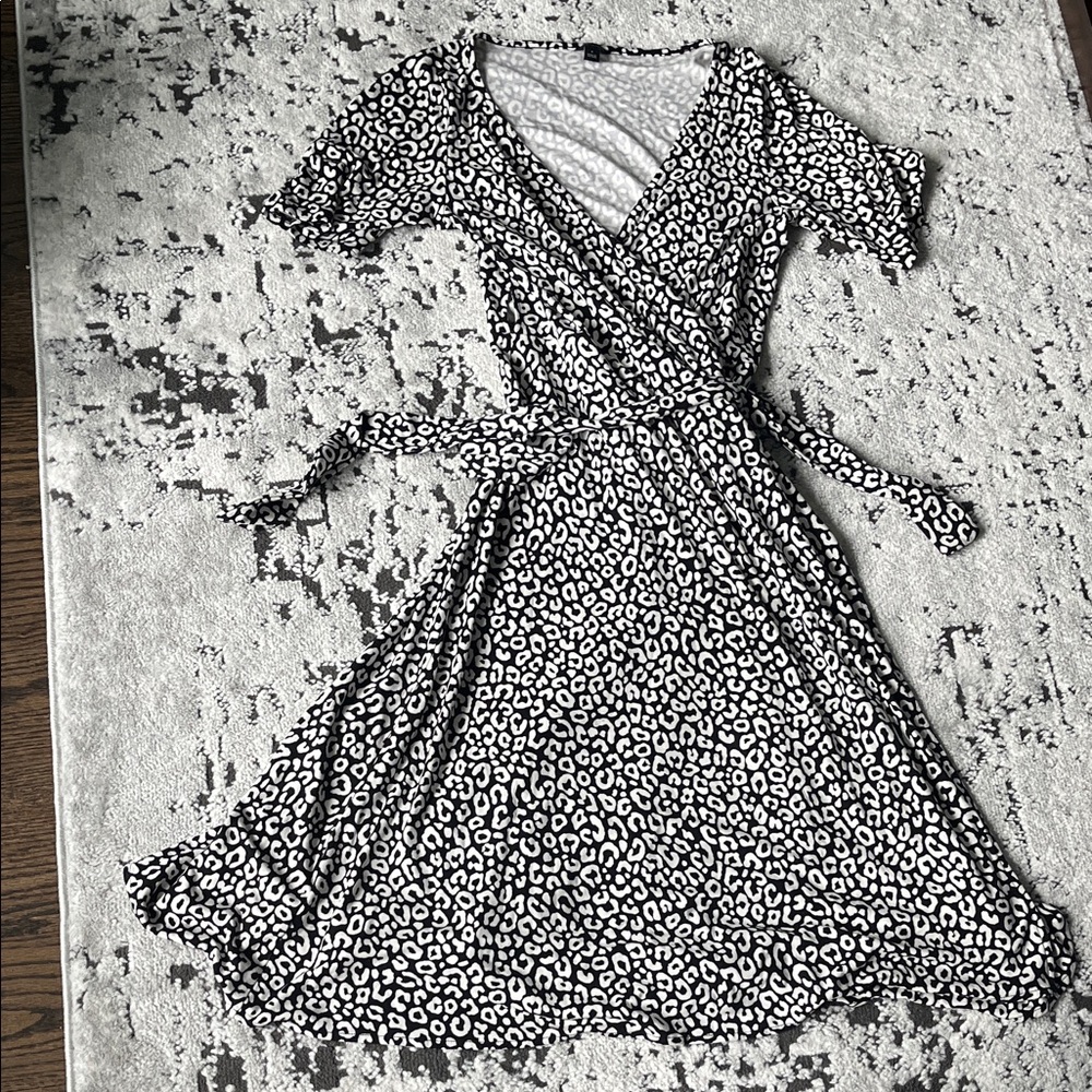 Ann Taylor Black and White Leopard Midi Dress